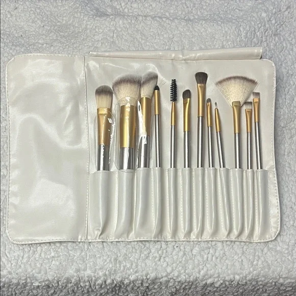 Professional Makeup Brush Set with Gold Handles - Picture 1 of 2